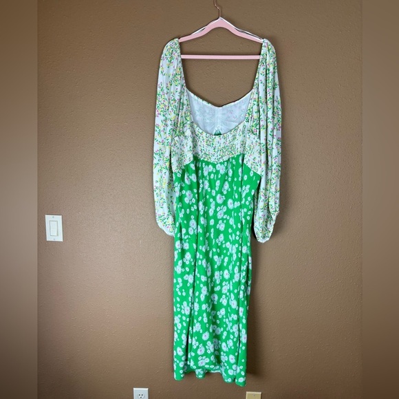 Rixo X Target Collab Puff Sleeve Floral Tulip and Daisy Maxi Dress - Picture 4 of 8